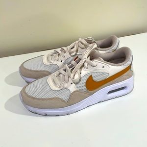 Brand new women size 9